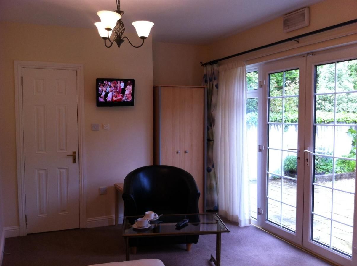 Гостевой дом Ashling House Serviced Accommodation Дублин-15